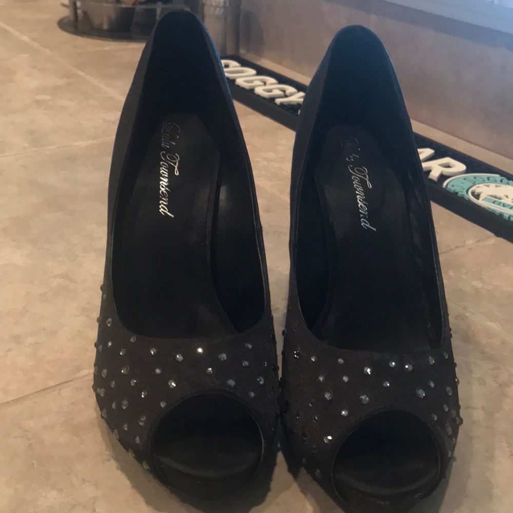 Black Heels size 8